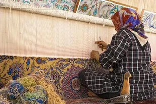 اشتغالزایی برای برای بافندگان فرش دستباف در شهرستان چهارباغ