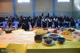 برگزاری جشنواره غذایی به مناسبت هفته بسیج در فامنین