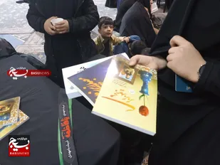 نمایشگاه کتاب در مسجد خاتم&nbsp;(ص) با هدف دعوت به کتابخوانی برگزار شد