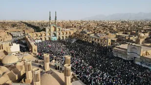 ۱۵ هزار نوجوان دهه نودی یزد به فرمانده سلام دادند