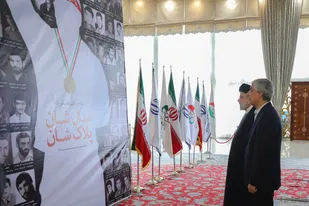 مراسم تجلیل از قهرمانان و مدال&zwnj;آوران با حضور رئیس جمهور برگزارشد