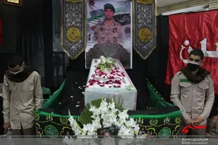 عطر شهید و شهادت در فراهان پیچیده شد/برگزاری شبی با شهدا با حضور پیکر شهید پاسدار&laquo; ابراهیم تبرته فراهانی&raquo; در فراهان