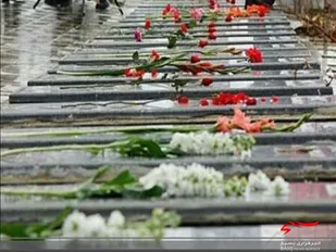 گلزارشهدای شهر اهرم عطرافشانی شد