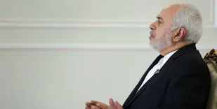 ظریف در یک روز &laquo;دو کارته&raquo; شد