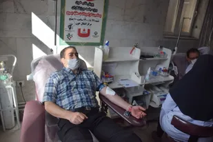 اهداى خون ورزشكاران بسيجي همزمان با هفته بسيج در زنجان