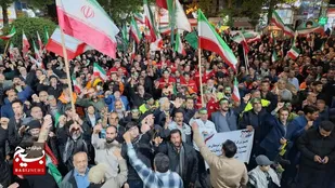 تجدید بیعت جامعه کار و تلاش لرستان با رهبر انقلاب اسلامی ایران حضرت آیت الله مجتبی(ع)  خامنه ای در خرم&zwnj;آباد+عکس