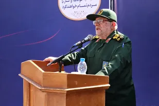 مردم شریف ایران اسلامی با ایمان و بصیرت، انفجار نور را در سرزمین ائمه&zwnj;ها بنیان نهادند و امروز آثار نورانی این پیروزی&zwnj;ها در همه عرصه&zwnj;ها نمایان است