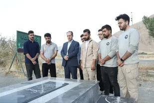 دیدار خادمین بسیج دانشجویی دانشگاه فرهنگیان کرمانشاه با خانواده شهید دانشجوی جنگ رمضان