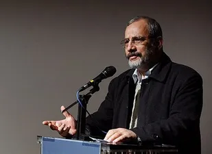قاطعانه از بسیج دانش&zwnj;آموزی حمایت می&zwnj;کنیم/&laquo;آموزش دفاعی&raquo; درس رسمی آموزش و پرورش است