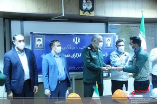 تجلیل از کارگران نمونه در شرکت فولاد تاراز