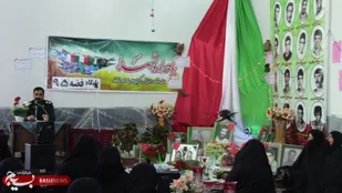 پیروی از خط ولایت و شهدا در گرو انقلابی ماندن است