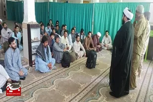 برای پیروزی باید گوش به فرمان ولی باشیم
