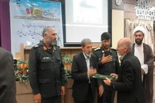 نشست رئیس بسیج هنرمندان با خانواده شهدای مدافع حرم