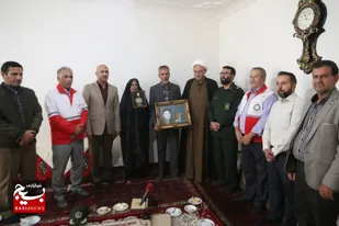 اهدا &laquo;نشان سرو&raquo; به خانواده شهیدان &laquo;شعبان پور&raquo; و &laquo;ترک ارزانفودی&raquo; در همدان