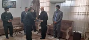 جوانان را با قهرمانان واقعی انقلاب آشنا کنید