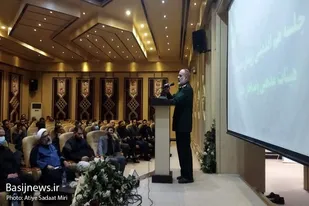 جلسه هم اندیشی مداحان بسیجی و رؤسای هیئات مذهبی استان با سردار کرمی
