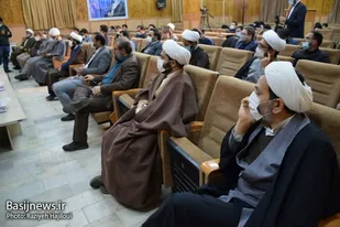 نشست افسران جبهه فرهنگی استان همدان با امام جمعه همدان