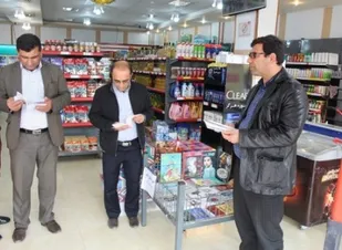 استقرار میز رایگان کتاب در شهر دشتک