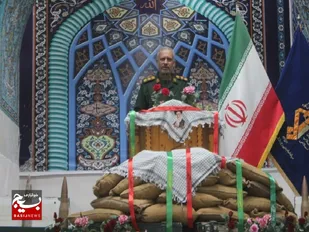 نوع نگاه به جنگ تحمیلی ایران اسلامی را، به عنوان یک قدرت مستقل مطرح نموده است