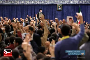 رهبر معظم انقلاب: این که رئیس جمهور آمریکا می&zwnj;گوید ما آماده هستیم با ایران مذاکره کنیم و دعوت به مذاکره می&zwnj;کند، فریب افکار عمومی دنیاست
