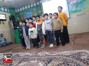 اجرای سرودهای انقلابی توسط کودکان و نوجوانان در میرجاوه