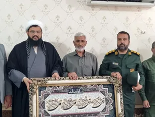 دیدار امام&zwnj;جمعه و فرمانده سپاه شهرستان ریگان با خانواده شهید عیسی پارسا
