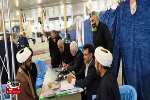 برپایی میز خدمت جهادی سلامت در مصلای نمازجمعه