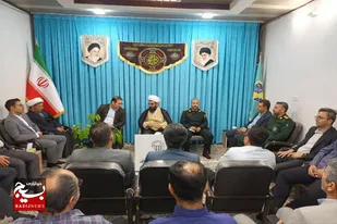 دیدار فرماندار و مدیران ادارات فامنین با امام جمعه این شهرستان