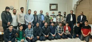 دیداررزمندگان و بسیجیان گردان ۱۰۹ امام حسین(علیه السلام) با خانواده شهیدان عبدالرسول و ابراهیم مقیمی