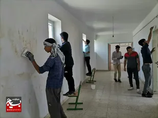 مرمت و شاداب سازی دبستانی در روستای محروم گلپایگان