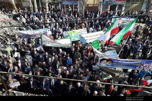 حضور پرشور مردم شهر فیروزان و بخش خزل در راهپیمایی 22 بهمن