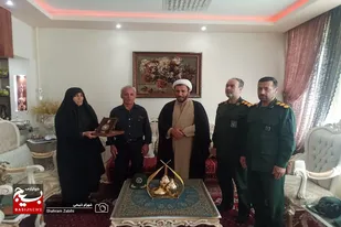 دیدار مسئول نمایندگی ولی فقیه در سپاه ناحیه ملایر با خانواده شهیدان