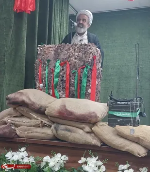اگر جمهوری اسلامی ایران در دنیا اقتداری دارد، در بین ملل دنیا و در قلب آزادگان دنیا آبرو و عزتی دارد به برکت خون پاک شهداست