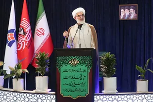 مسئولان برای کاستن از مشکلات و سختی&zwnj;های مردم تلاش مضاعف کنند/ حضور مردم در صحنه می&zwnj;تواند اراده دشمن را برای حمله سست کند