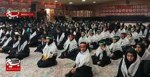 هم&zwnj;عهدی دانش&zwnj;آموزان دختر تربت&zwnj;جامی با آرمان&zwnj;های شهدا/ حجاب را محکم&zwnj;ترین سلاح برای مقابله با دشمن می&zwnj;دانیم+فیلم و تصاویر