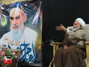 امام خمینی(ره) شخصیتی جامع&zwnj;نگر و حکیمی دوراندیش بود