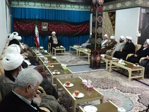 دیدار فرمانده پایگاه های بسیج طلاب و مدیران حوزه های علمیه کاشان با حضرت آیت الله نمازی به مناسبت هفته بسیج