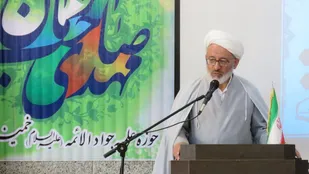 آل سعود اسلام انحرافی را به خورد مردم می دهد