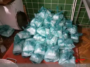 توزیع بیش از 240 پرس غذای گرم در بین نیازمندان روستای آغجه مانه وسملقان