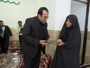 یاد شهداء باید همیشه در جامعه زنده باشد