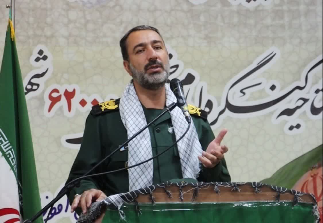 کارگران و صنعتگران در خط مقدم جهاد اقتصادی قرار دارند