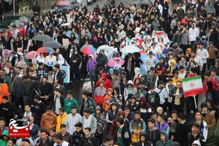 راهپیمایی دانش&zwnj;آموزان ساوجبلاغی علیه استکبار جهانی+تصاویر