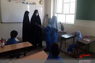 توزیع ۱۰۰ بسته لوازم التحریر بین دانش&zwnj;آموزان جامعه هدف در ملایر