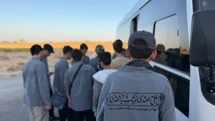 از کف مدرسه تا سقف خانه؛ روایت جهاد دانشجویان شریف در زاوه