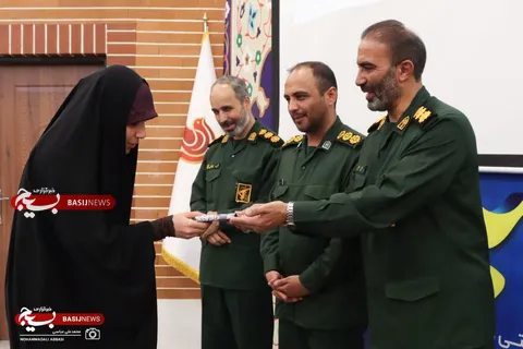 دوره یاوران ولایت بسیج دانش‌آموزی خواهران در شازند برگزار شد