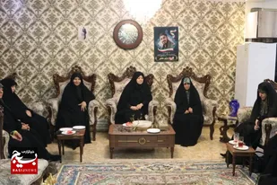 دیدار فرمانده ناحیه مقاومت بسیج امام رضا (ع)، با خانواده شهدا/ خون شهدا، ضامن انسجام و حلال مشکلات کشور، در برابر دشمنان