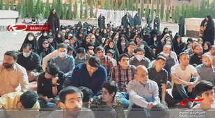 برگزاری نماز جماعت در میدان آزادی به مناسبت هفته حجاب وعفاف