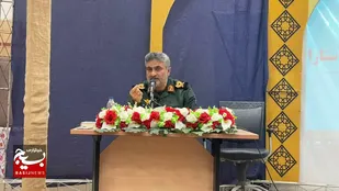 ایمان و بصیرت عامل اصلی پیروزی ملت ایران است