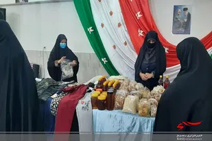 نمایشگاه مشاغل خانگی بانوان محله در سرخه افتتاح شد