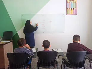 وقتی معلمان، مادرانه الفبای عشق می&zwnj;آموزند
